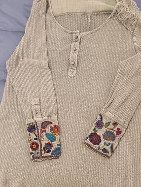 Soft Surroundings Light Gray Long-Sleeve Henley Top with Embroidered Cuffs
